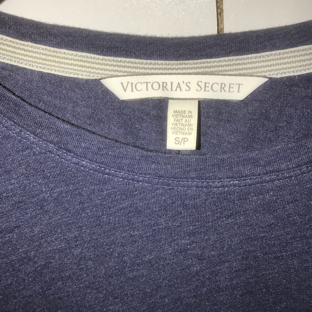 Women’s Victoria’s Secret Tee.